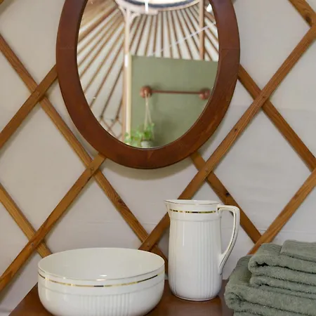 La Yourte De L'abreuvoir